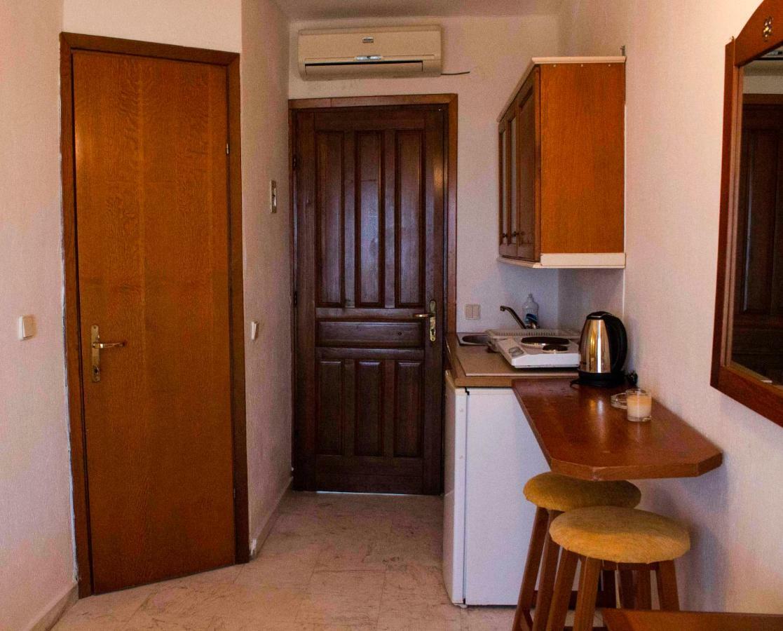 Zephyros Aparthotel Полихроно Екстериор снимка