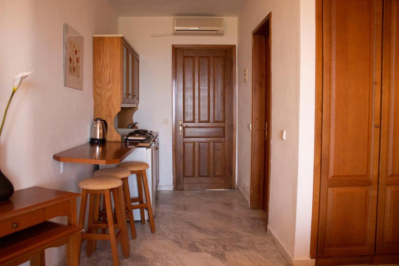 Zephyros Aparthotel Полихроно Екстериор снимка
